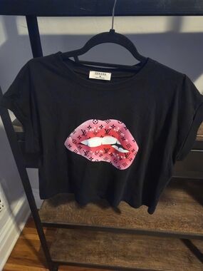 Zenana Black Crop Tee M | Pink Lips Graphic | Street Style Graphic Tee